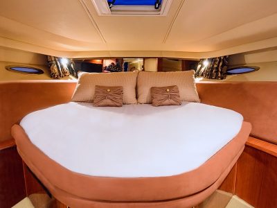 Gallery - Luxury Yacht Guestroom